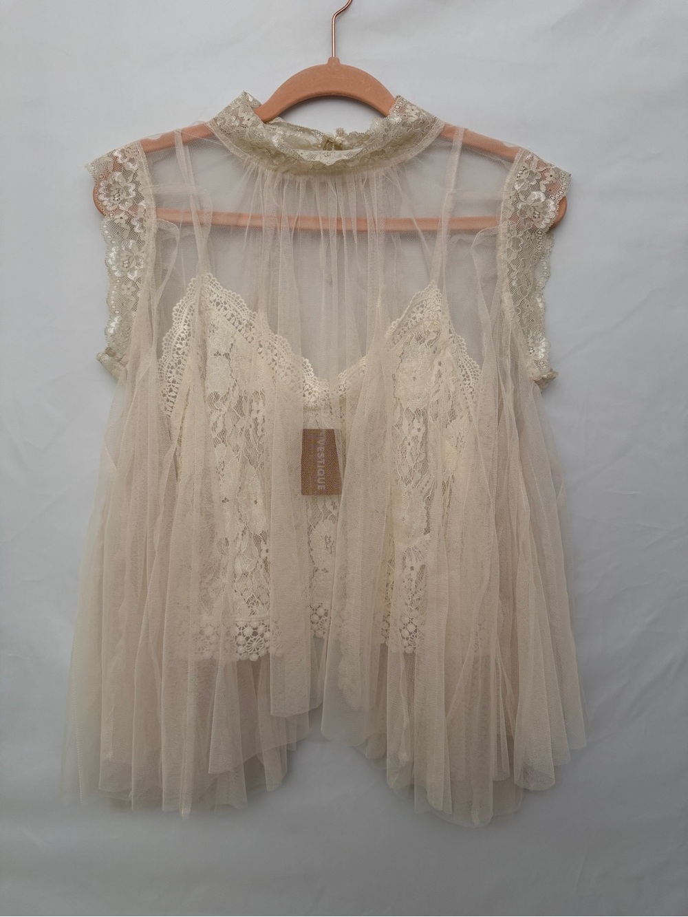 NWT Vestique Lace Overlay Blouse in Cream